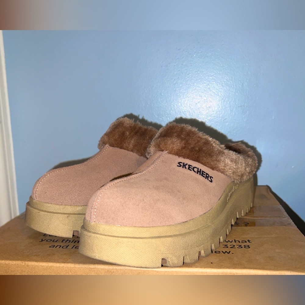 Worn once. 
Lavender purple slipper sketchers.